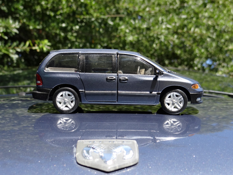 Illustration for article titled Nice Day to Wash a Car...A...Van